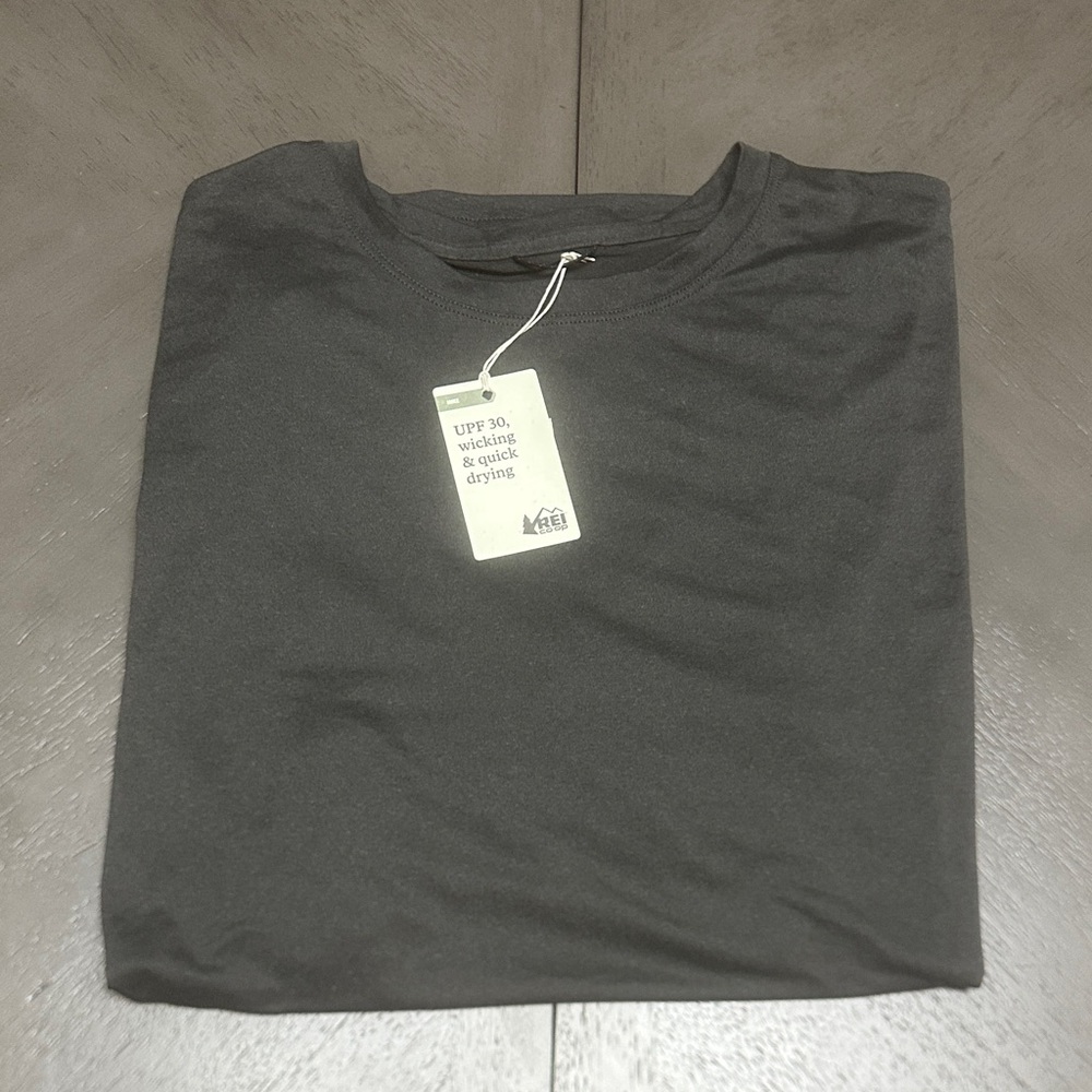 REI Men's Sahara Dark Gray Short Sleeve Tee